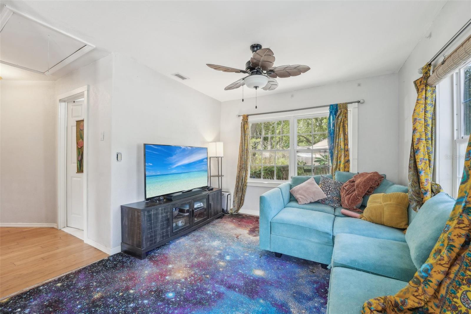 Listing photo id 1 for 4801 71st Street N