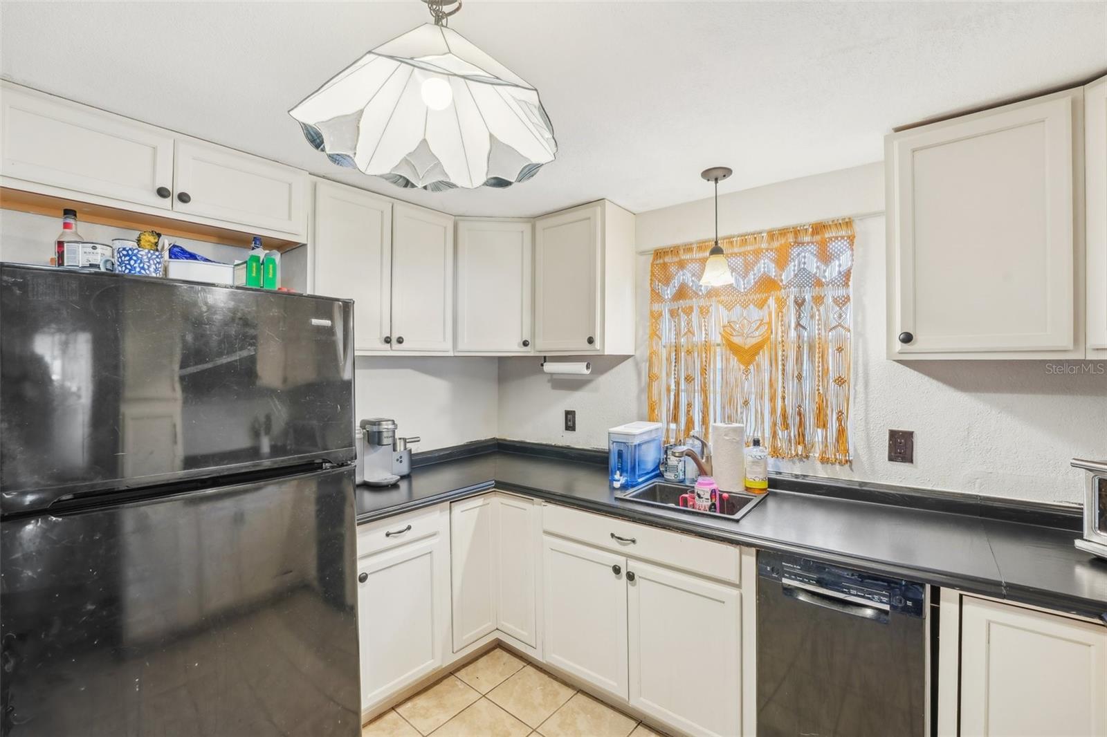 Listing photo id 3 for 4801 71st Street N