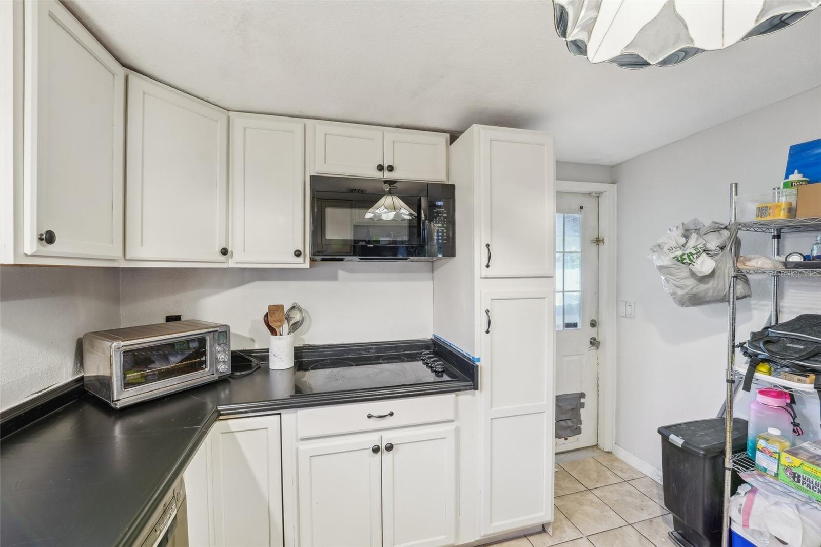 Listing photo id 4 for 4801 71st Street N