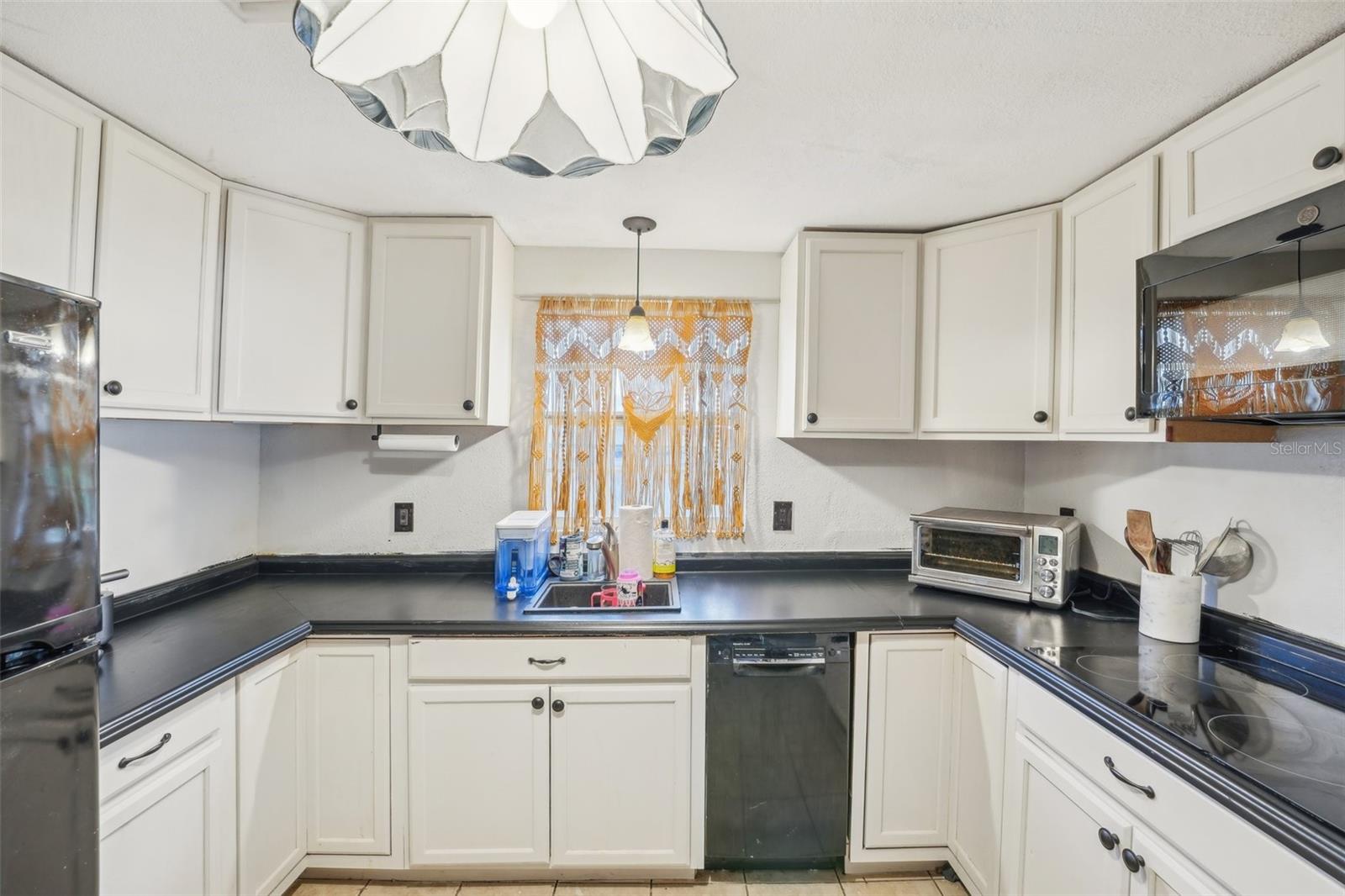 Listing photo id 6 for 4801 71st Street N