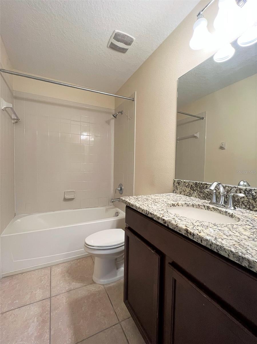 Listing photo id 17 for 1221 Ballard Green Place