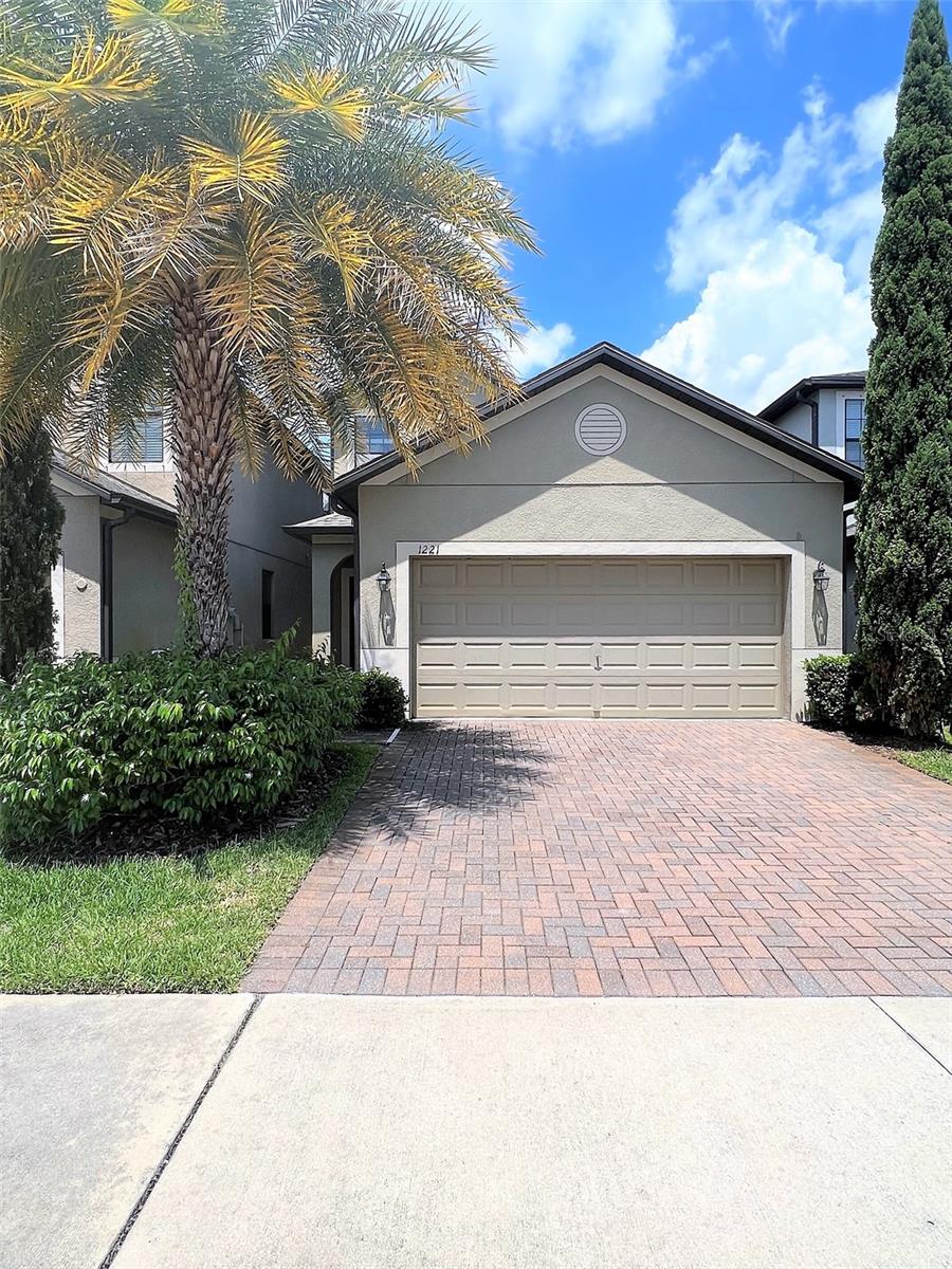 Listing photo id 0 for 1221 Ballard Green Place