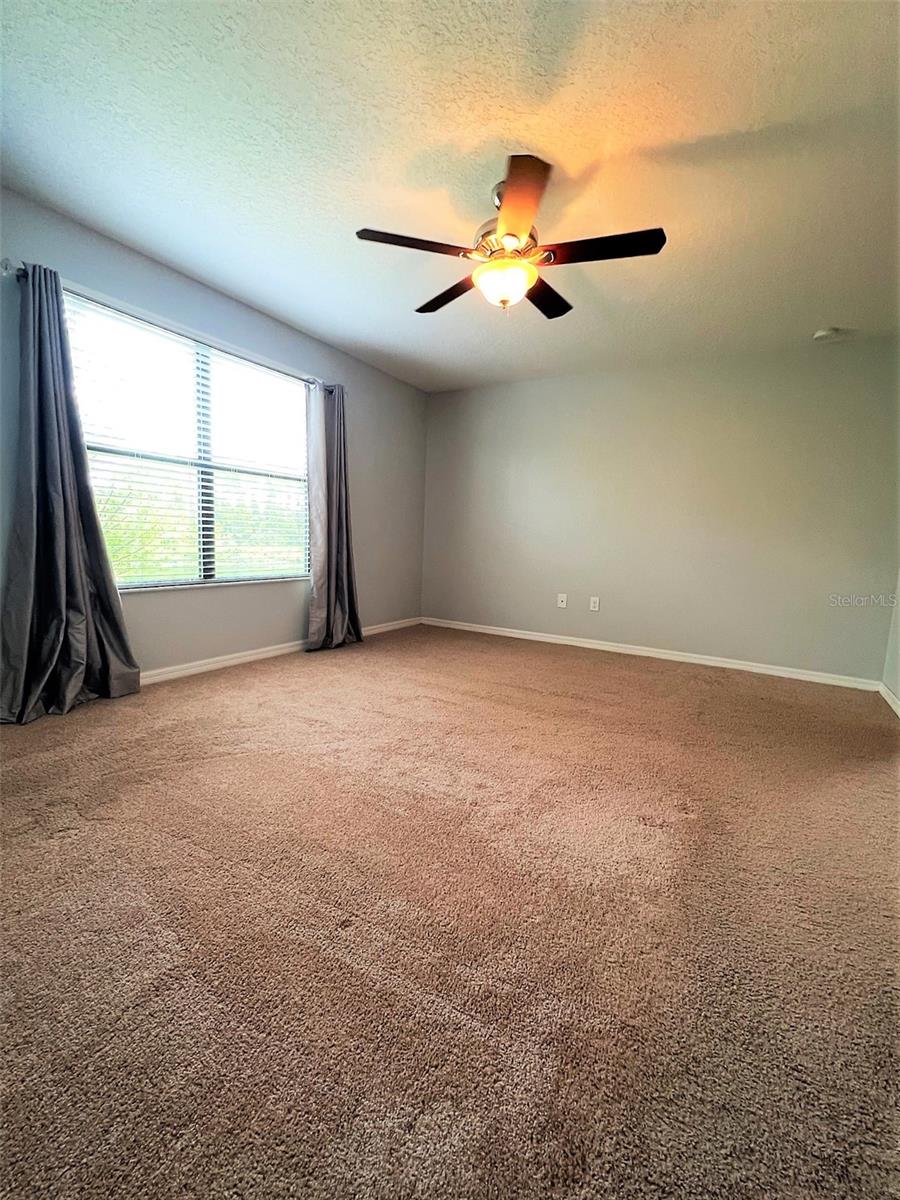 Listing photo id 19 for 1221 Ballard Green Place