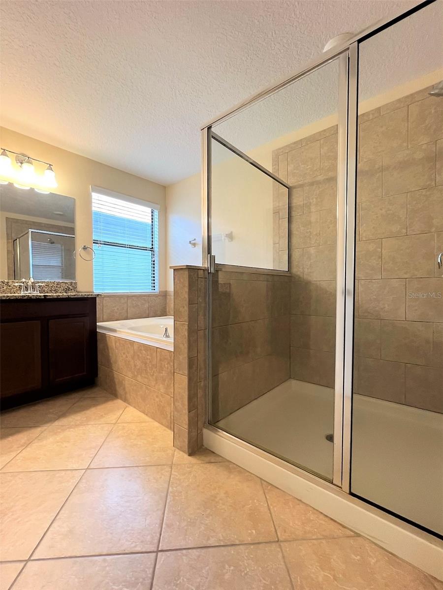 Listing photo id 21 for 1221 Ballard Green Place