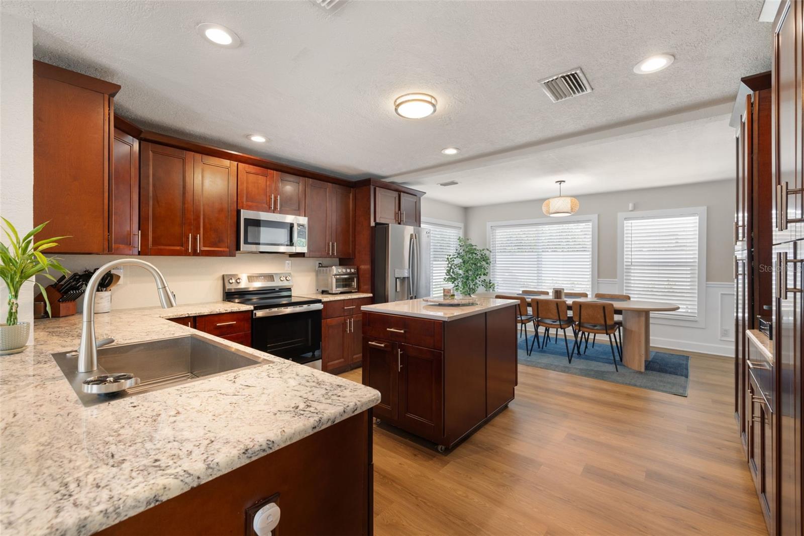 Image 13 of 35 For 4208 Bay Vista Avenue