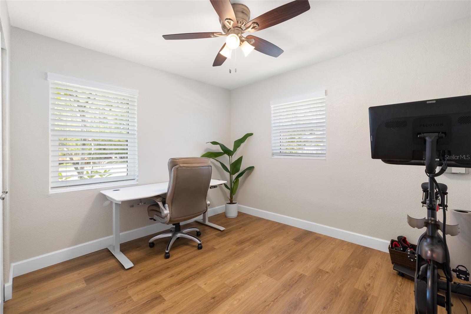 Image 15 of 35 For 4208 Bay Vista Avenue