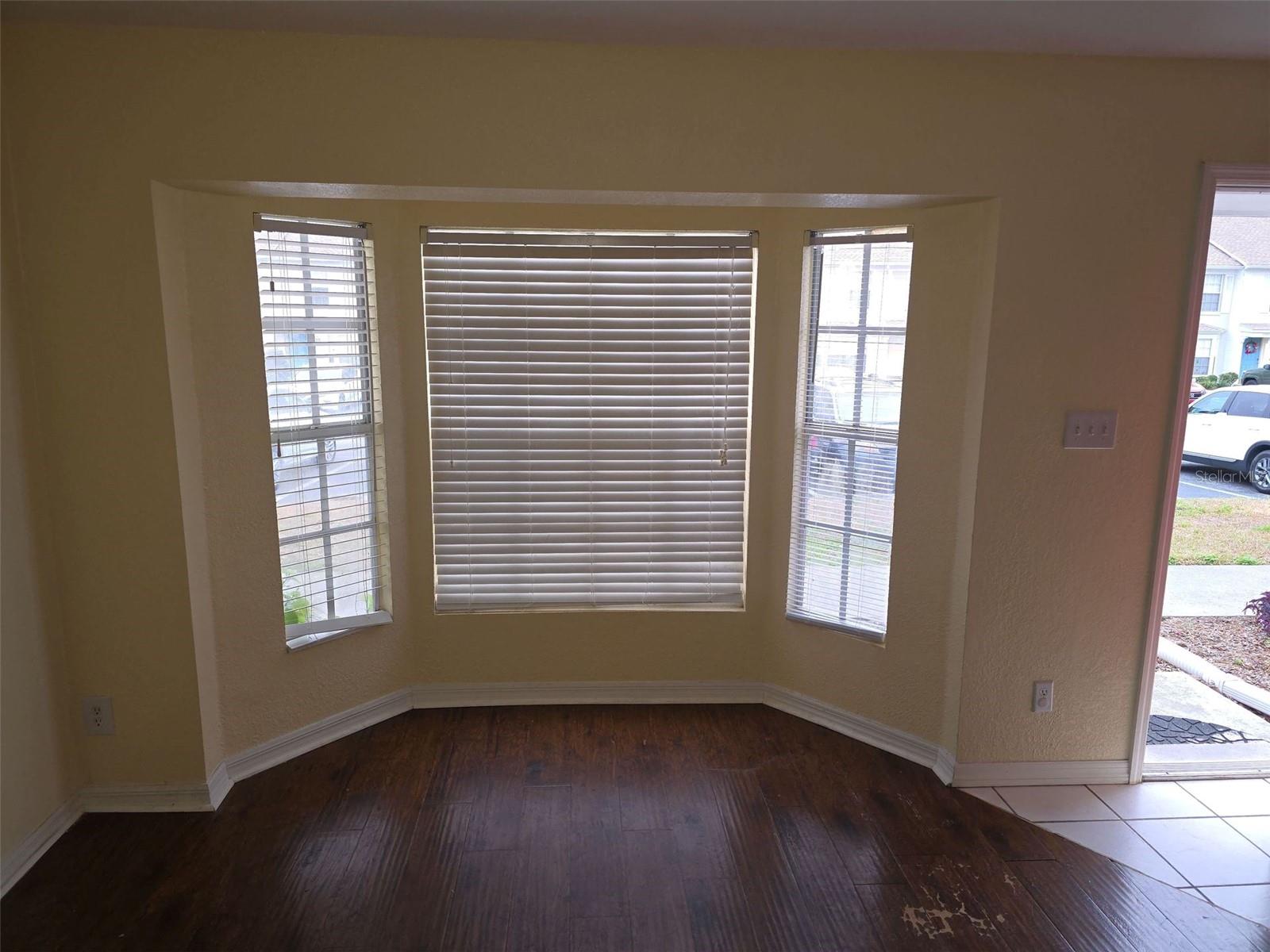 Image 2 of 16 For 13542 Embassy Park Court 29