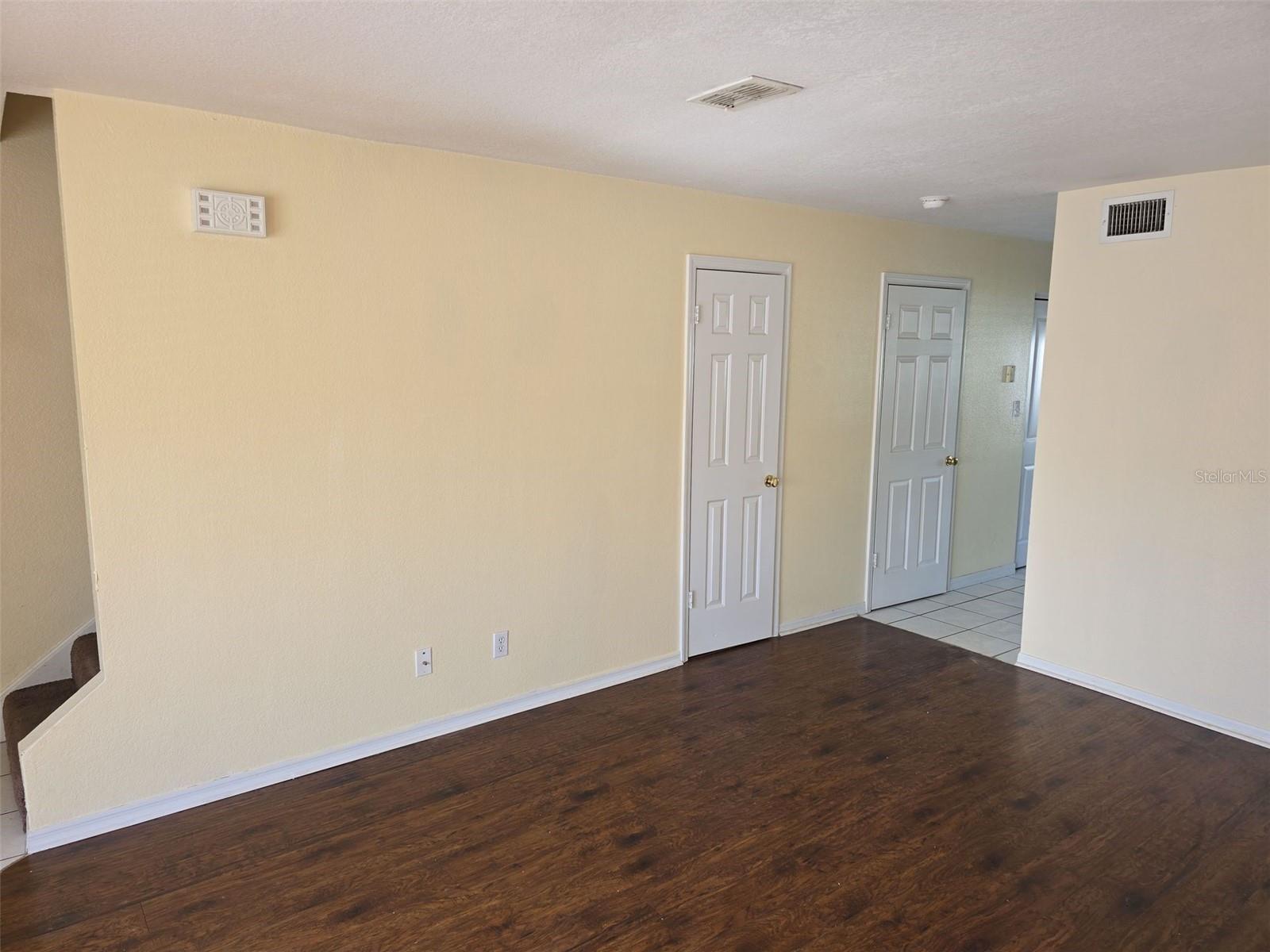Image 4 of 16 For 13542 Embassy Park Court 29