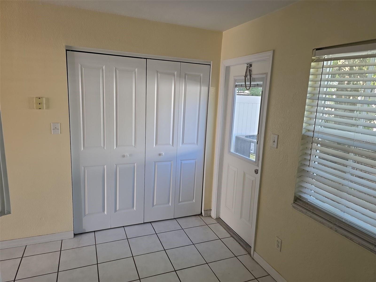 Image 7 of 16 For 13542 Embassy Park Court 29
