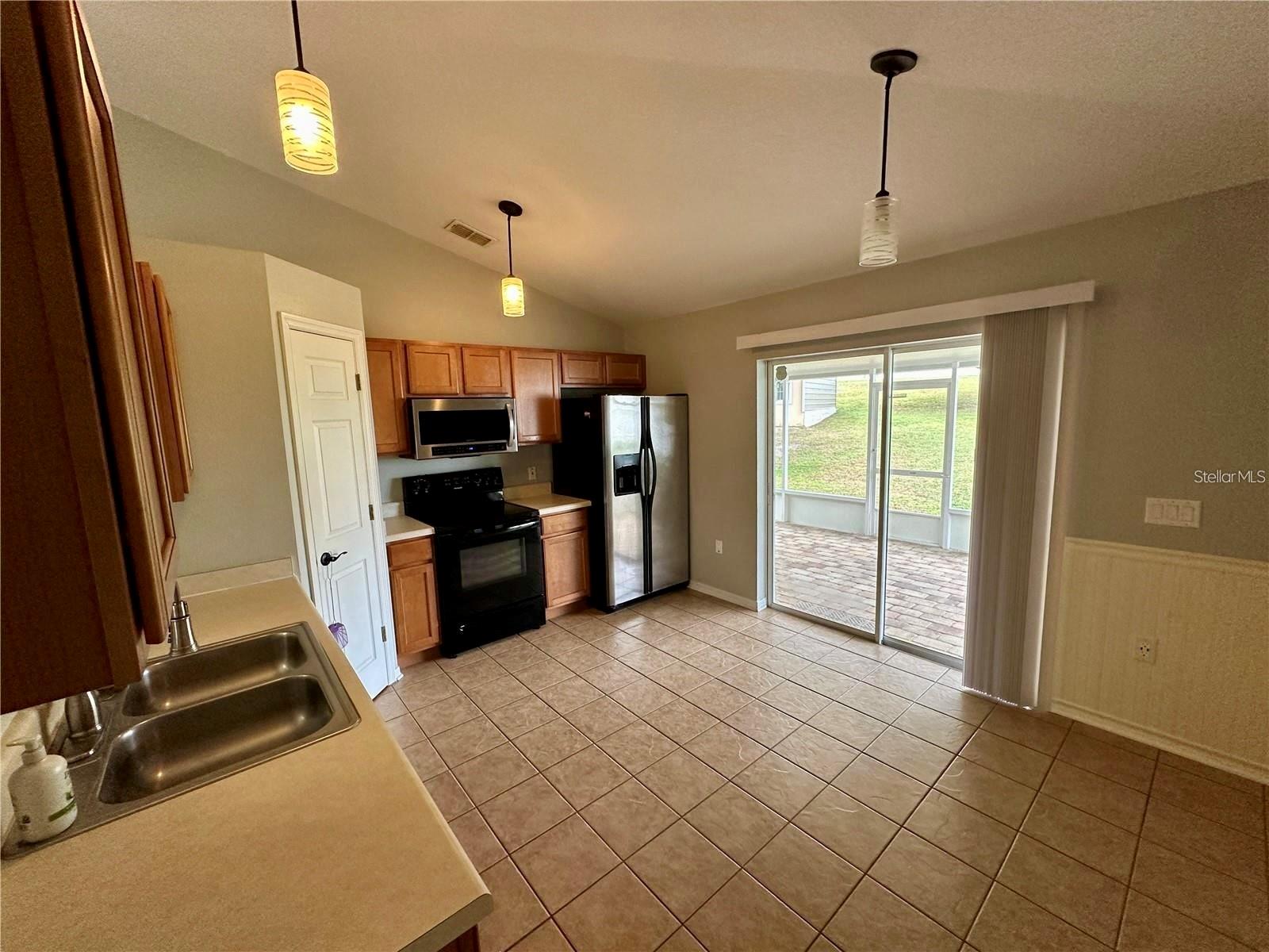 Image 5 of 13 For 13421 Waterford Castle Drive