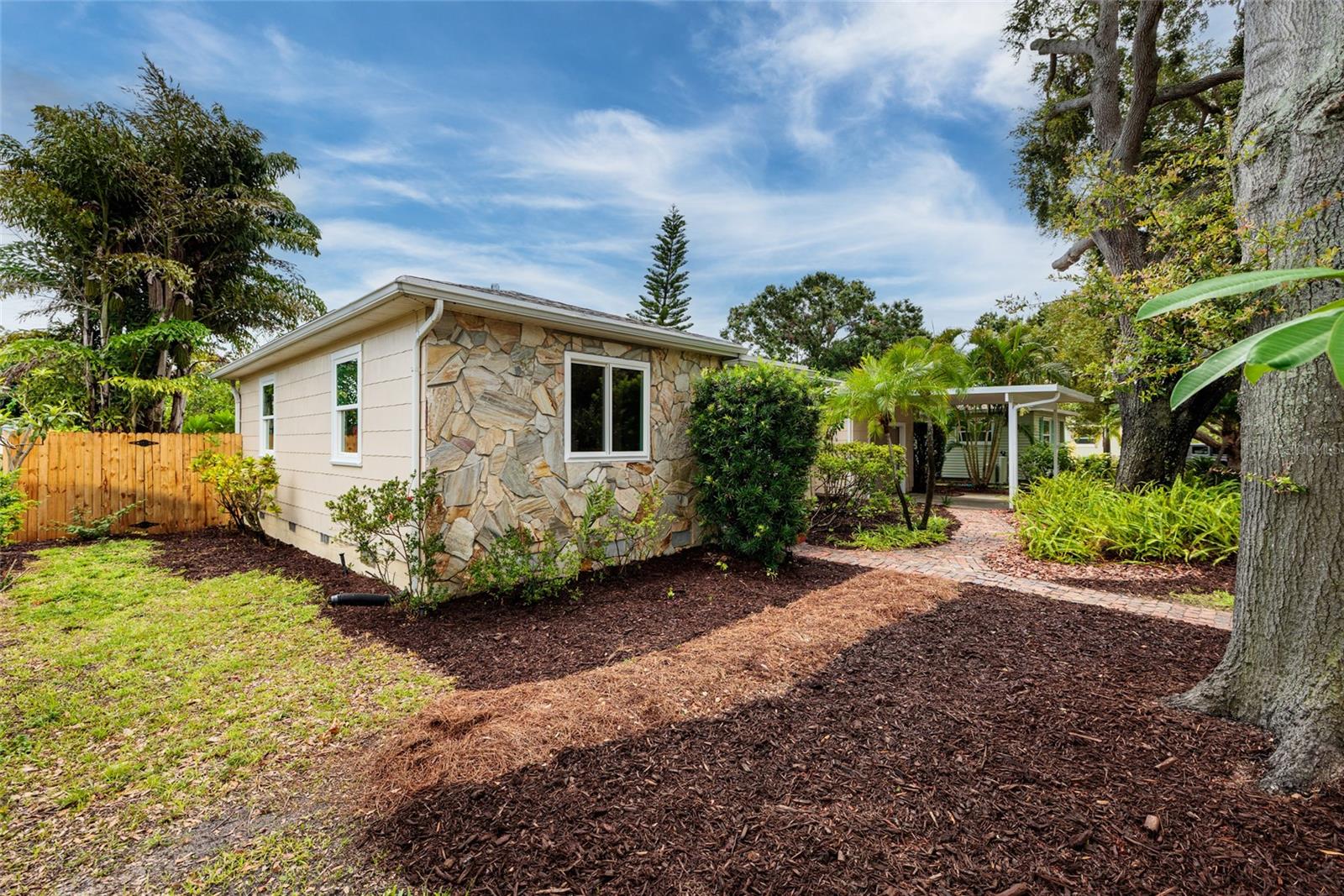 Image 34 of 43 For 3321 14th Street N