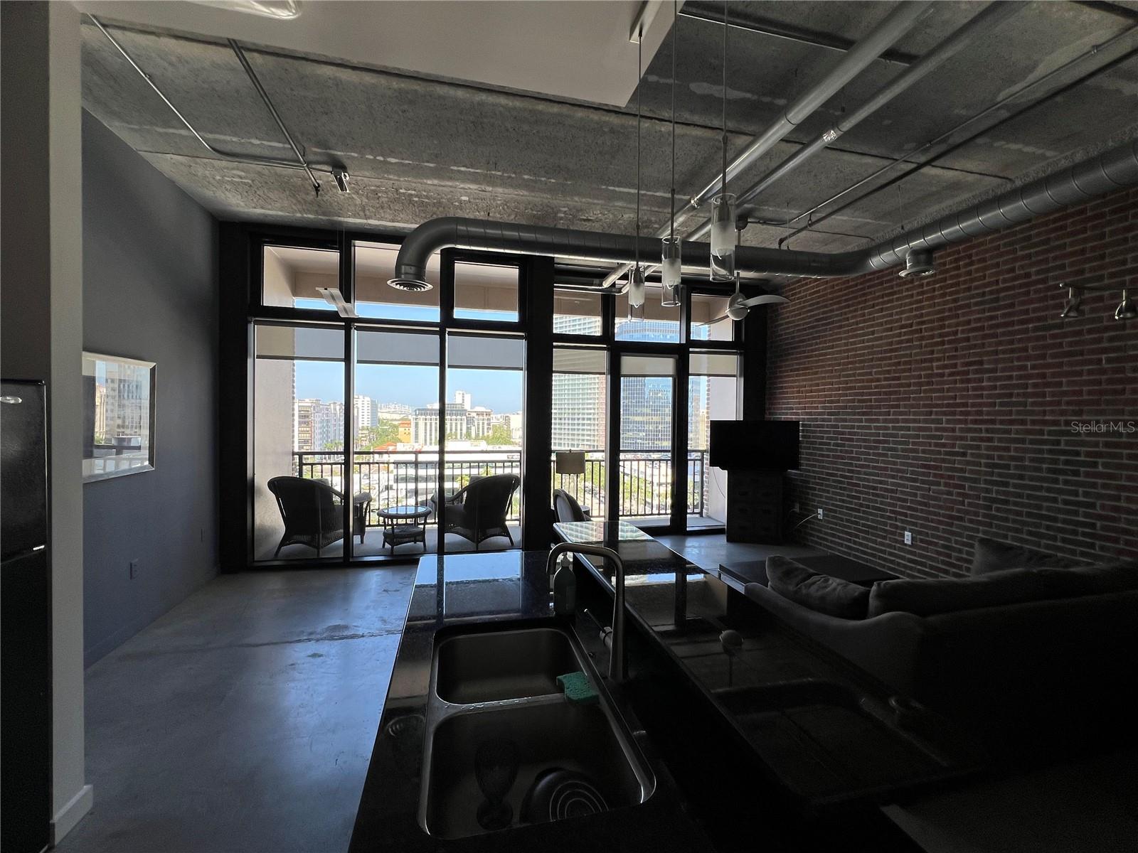 Image 2 of 17 For 175 2nd Street S 915