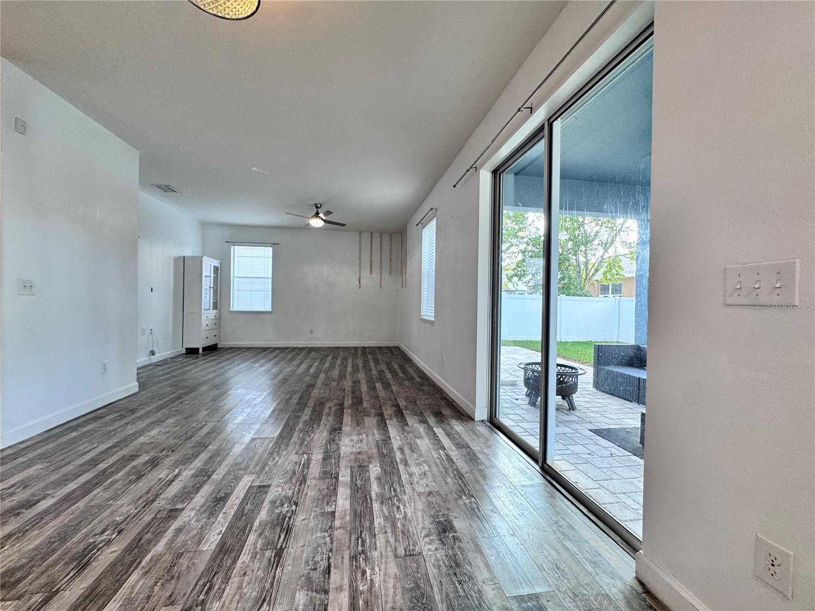 Listing photo id 67 for 2325 Via Bella Boulevard