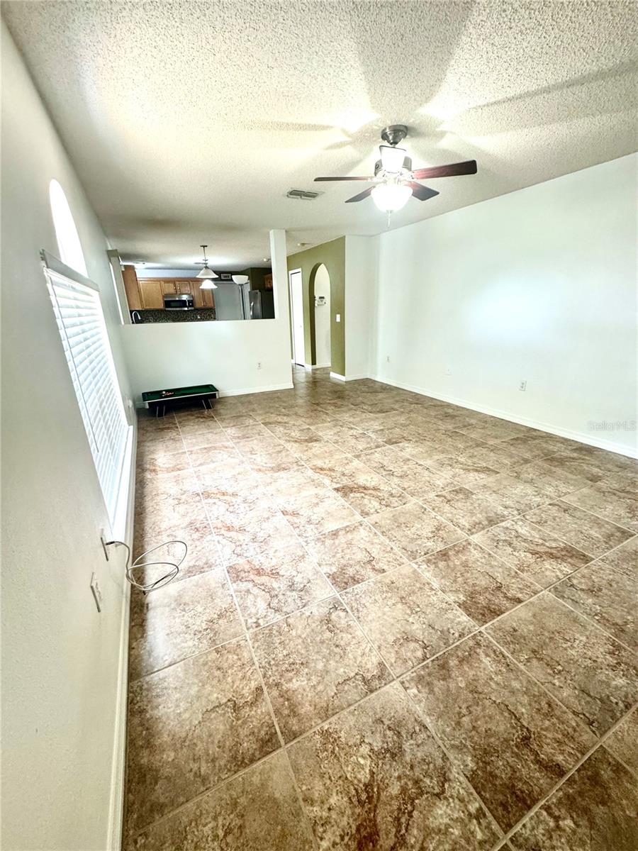 Listing photo id 9 for 3181 Deltona Boulevard