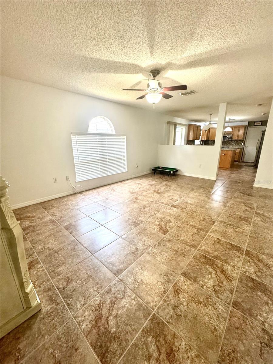Listing photo id 10 for 3181 Deltona Boulevard