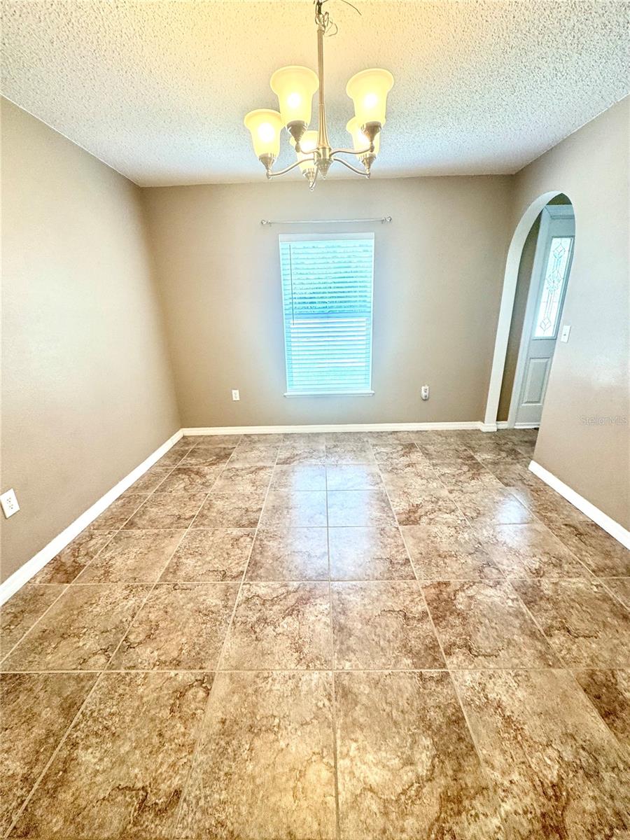 Listing photo id 17 for 3181 Deltona Boulevard