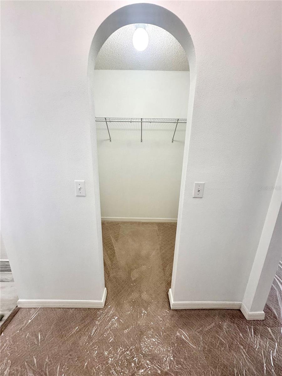 Listing photo id 24 for 3181 Deltona Boulevard