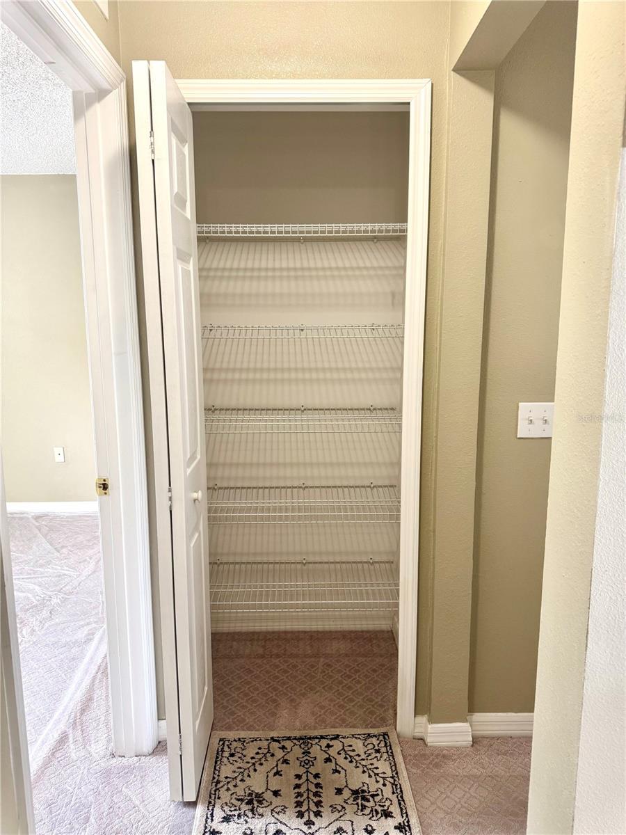 Listing photo id 32 for 3181 Deltona Boulevard