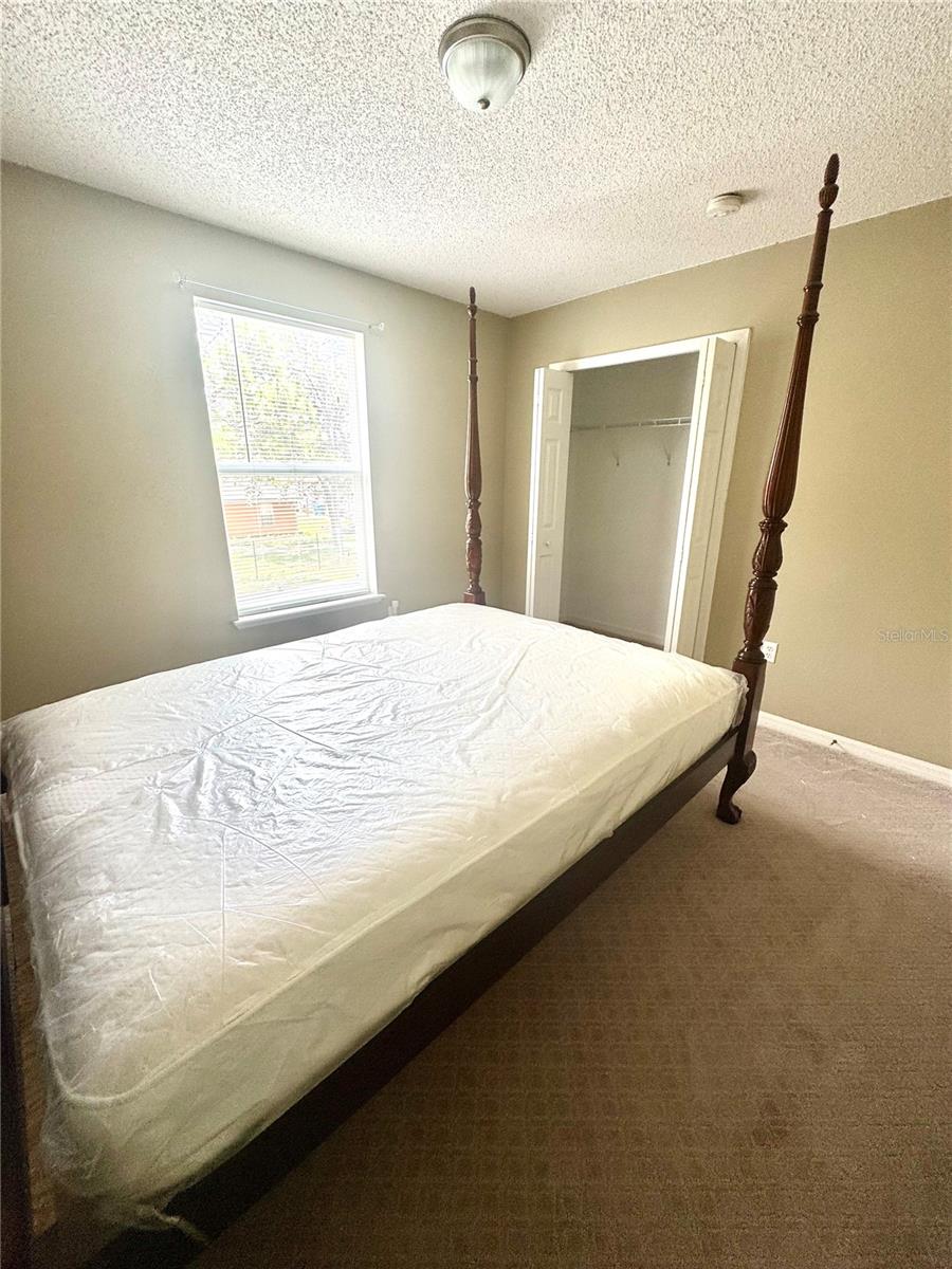Listing photo id 35 for 3181 Deltona Boulevard