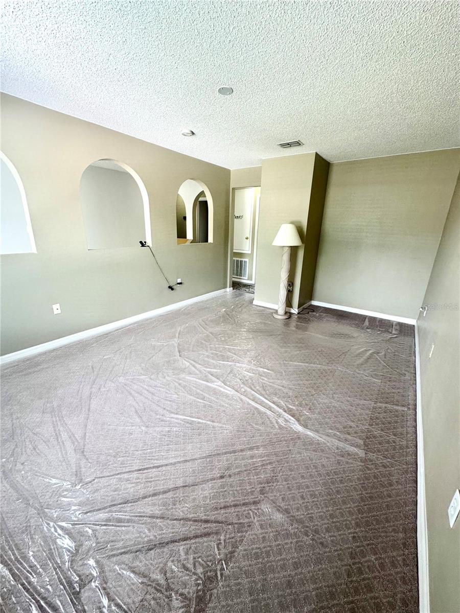 Listing photo id 40 for 3181 Deltona Boulevard