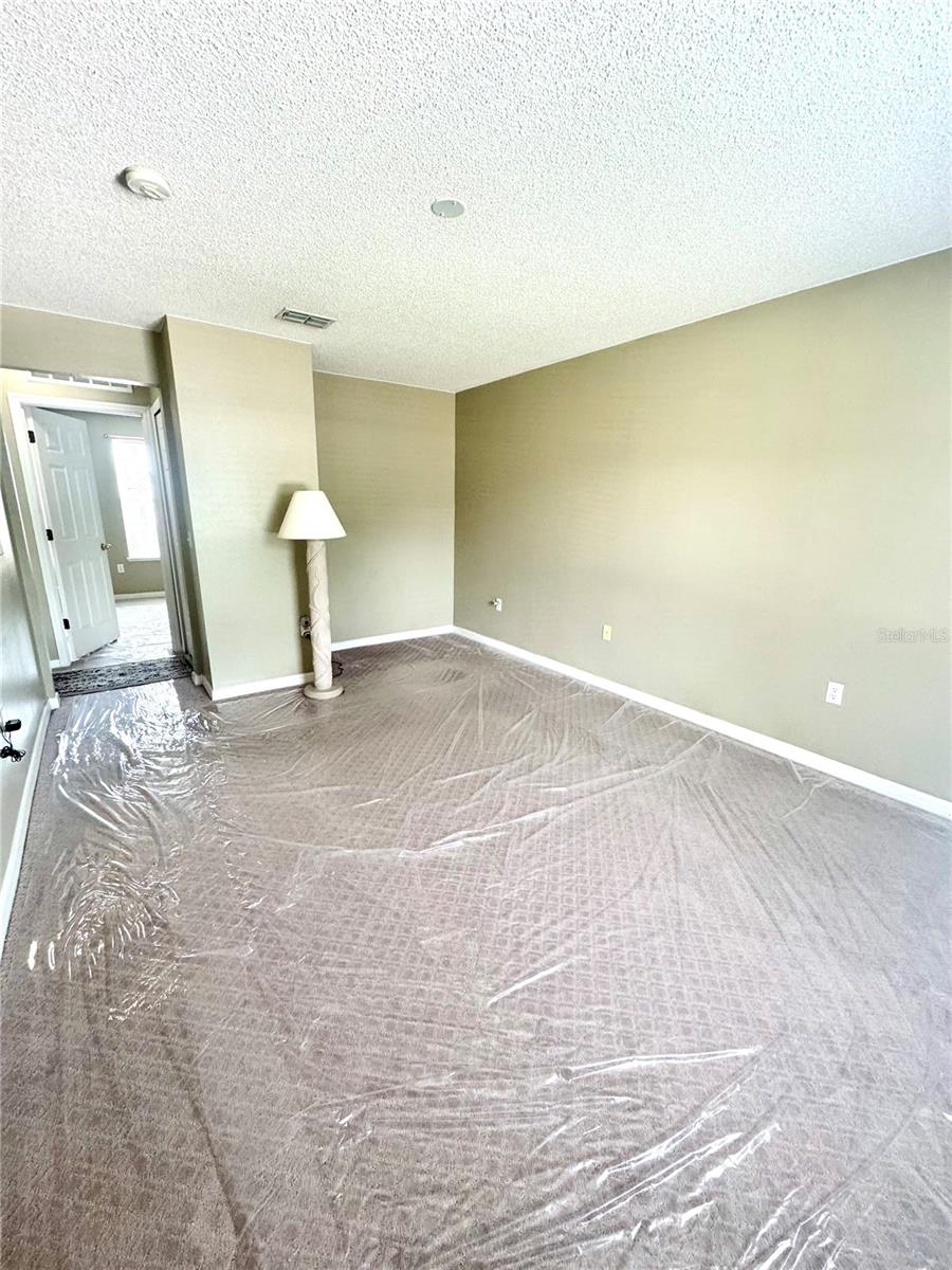 Listing photo id 41 for 3181 Deltona Boulevard