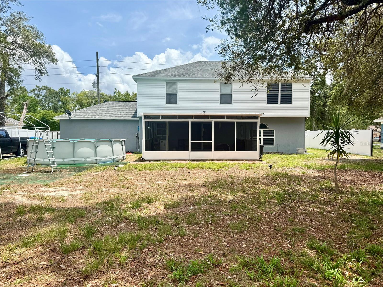 Listing photo id 50 for 3181 Deltona Boulevard
