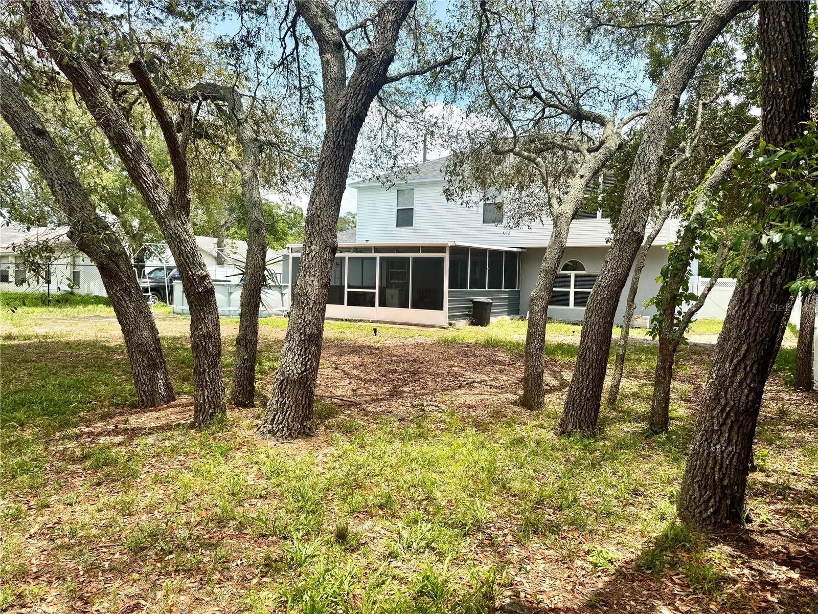 Listing photo id 52 for 3181 Deltona Boulevard