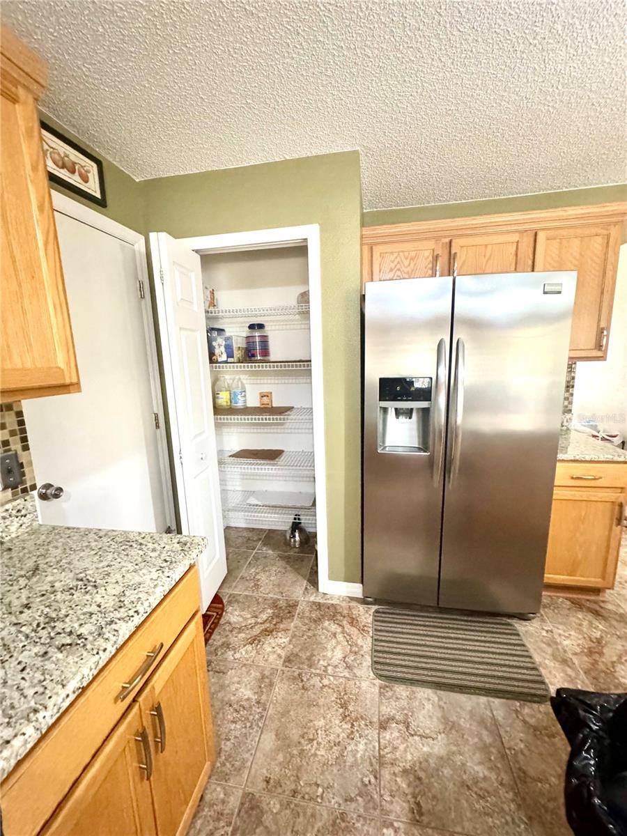Listing photo id 4 for 3181 Deltona Boulevard