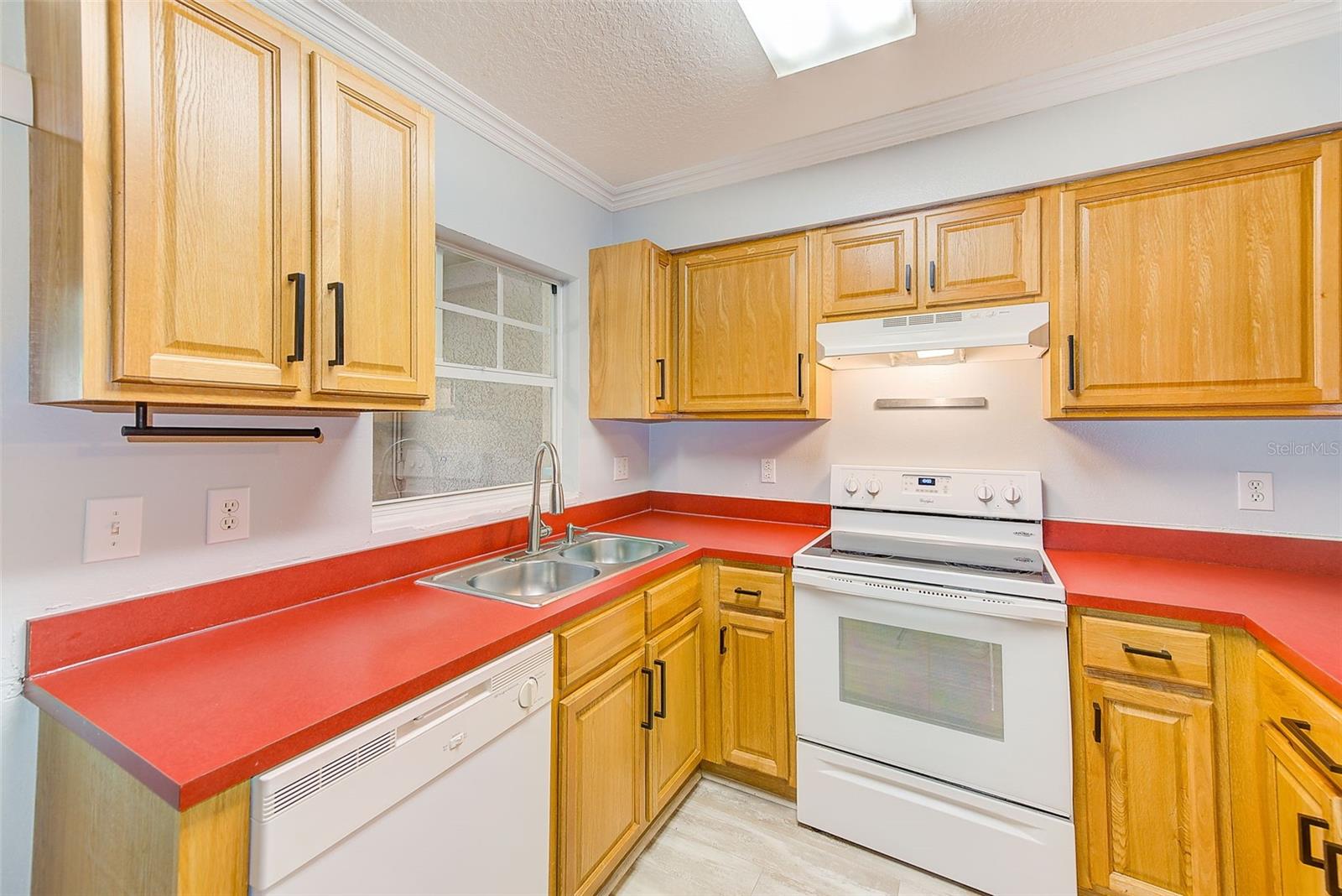 Image 10 of 38 For 727 Kensington Lake Circle