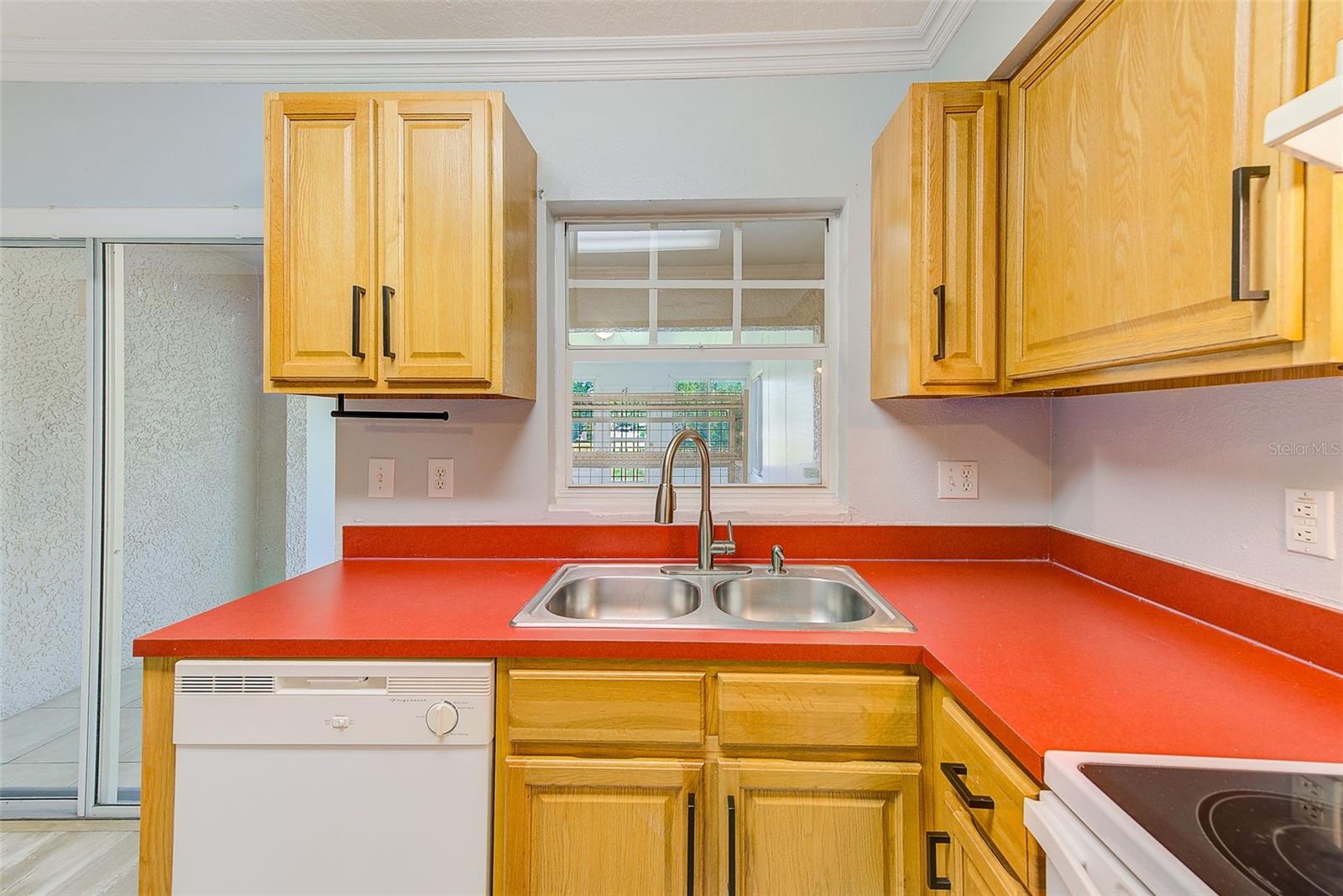 Image 11 of 38 For 727 Kensington Lake Circle