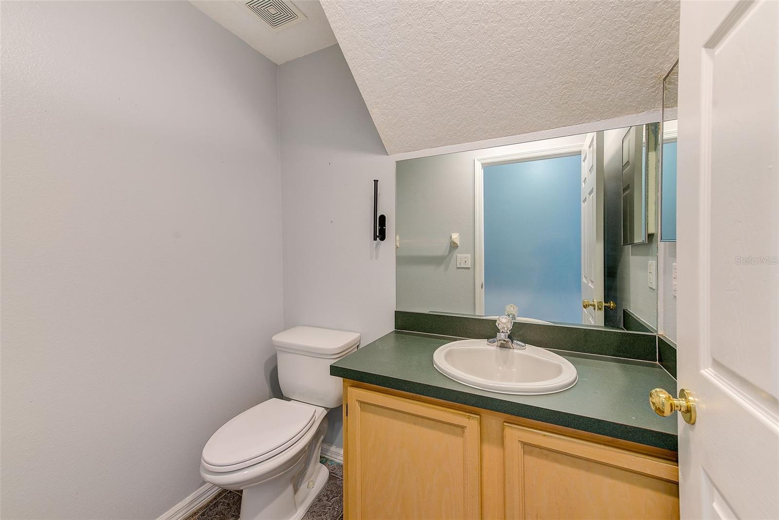 Image 13 of 38 For 727 Kensington Lake Circle
