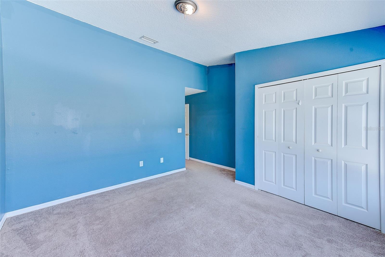 Image 17 of 38 For 727 Kensington Lake Circle