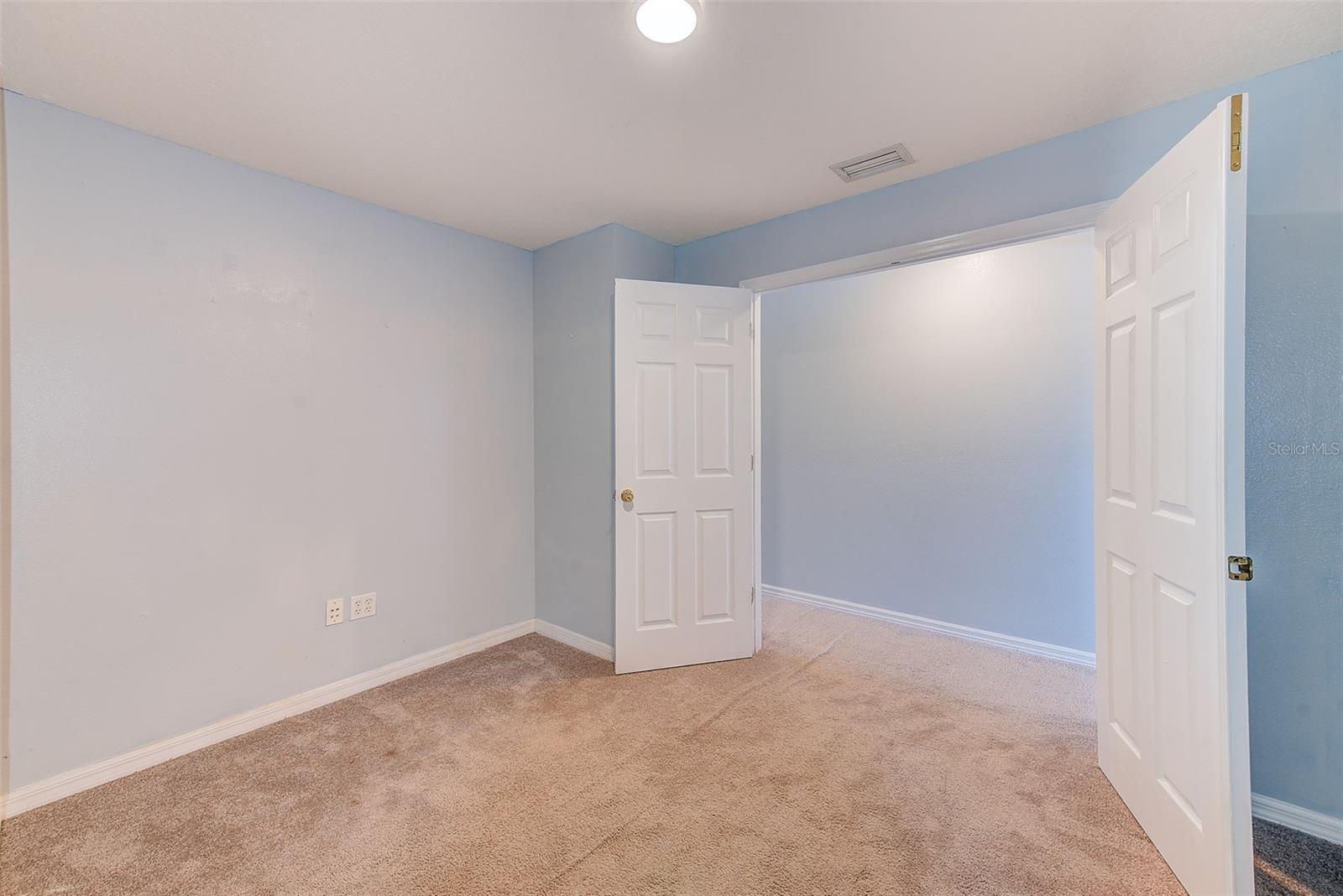 Image 21 of 38 For 727 Kensington Lake Circle