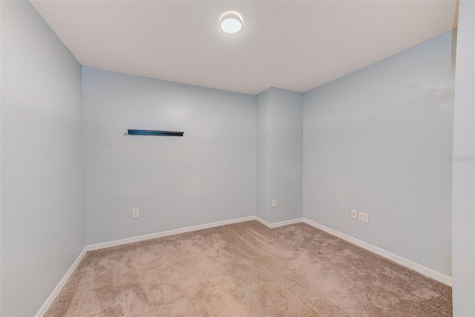 Image 22 of 38 For 727 Kensington Lake Circle