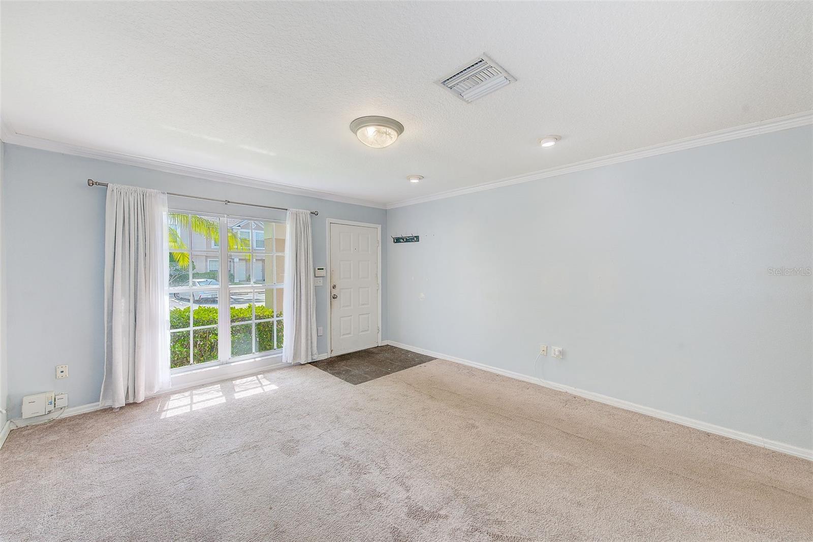 Image 3 of 38 For 727 Kensington Lake Circle