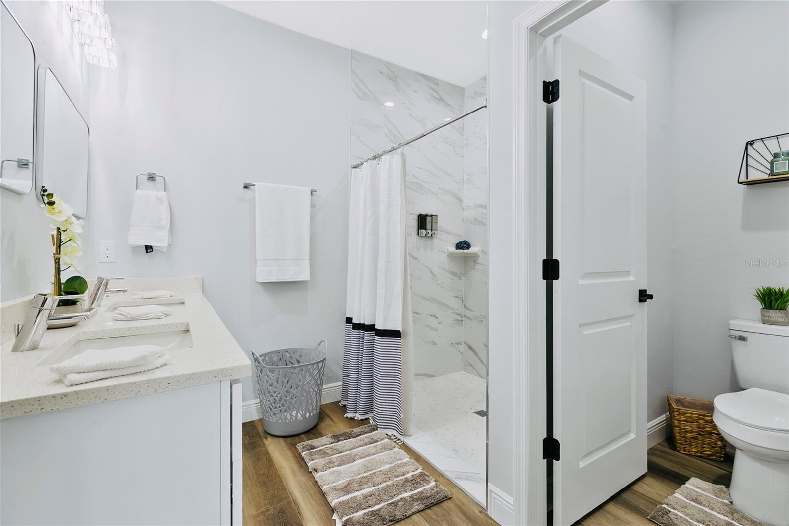 Image 28 of 32 For 12167 Florence Avenue