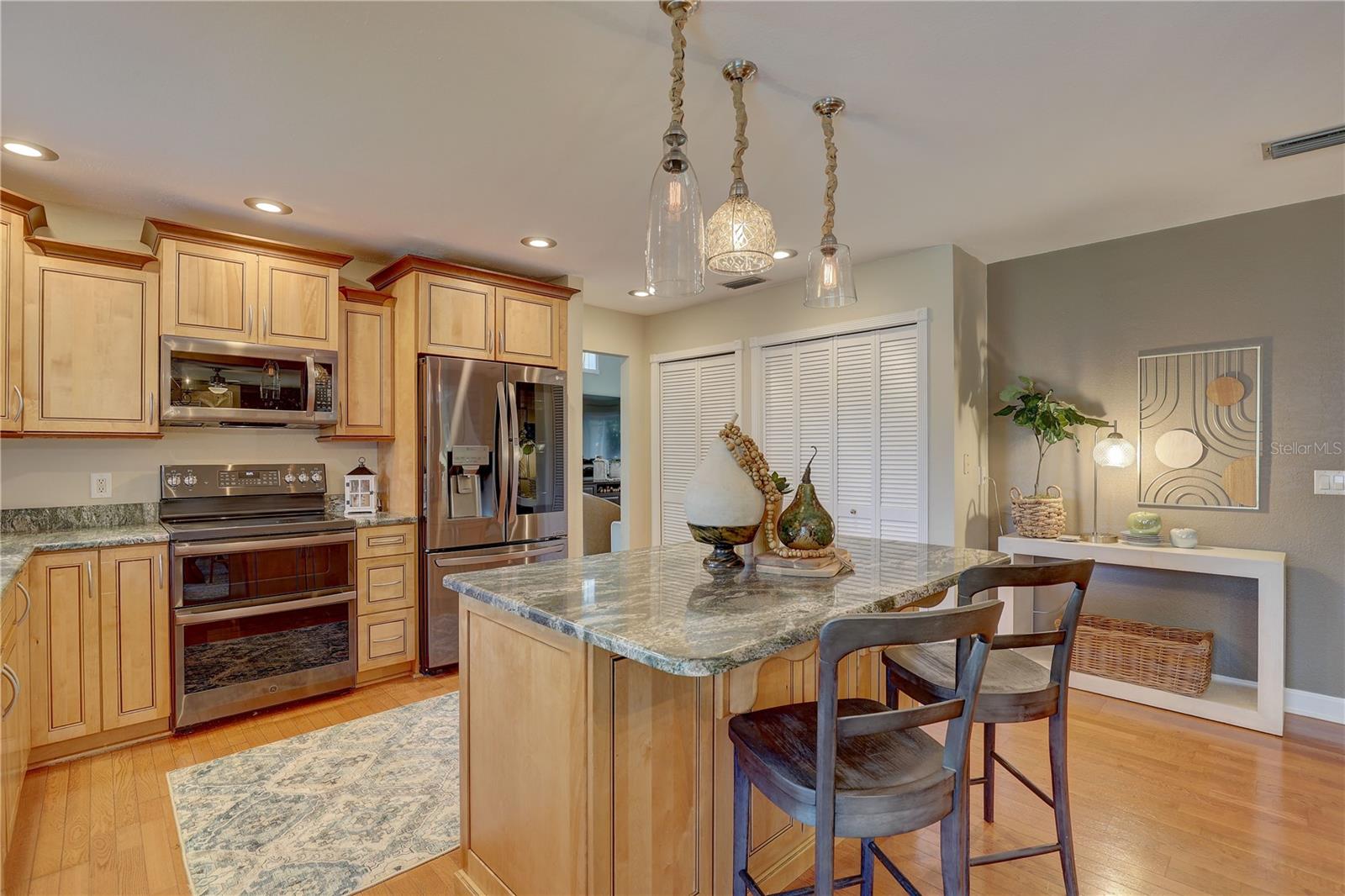 Image 13 of 56 For 7600 Drew Oak Drive