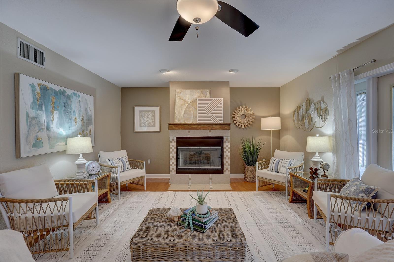 Image 21 of 56 For 7600 Drew Oak Drive