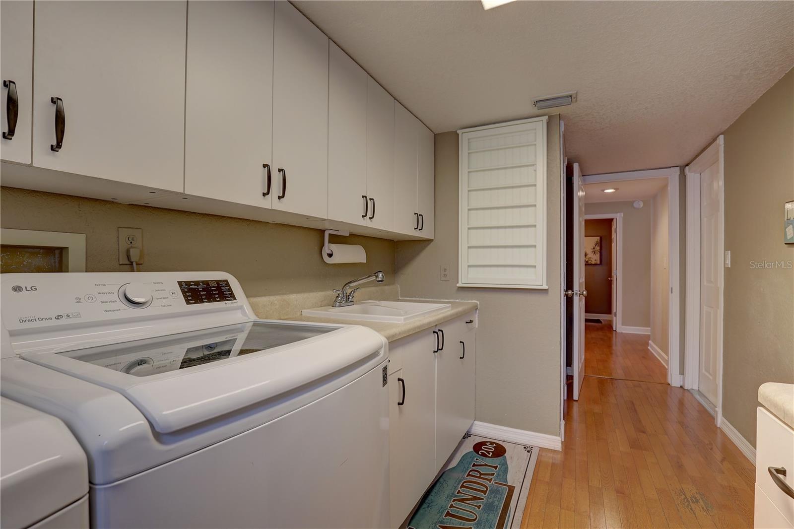 Image 43 of 56 For 7600 Drew Oak Drive