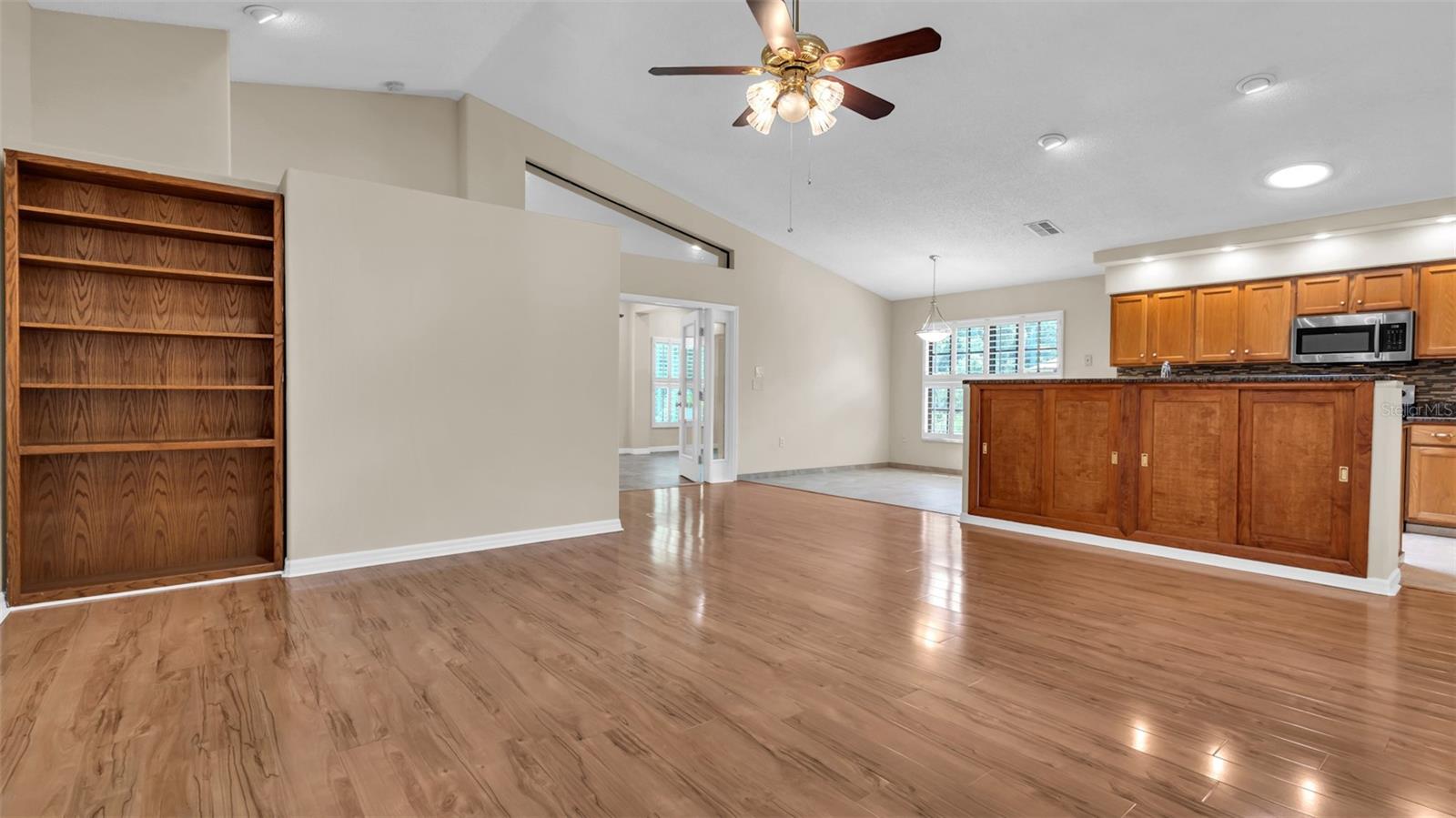 Image 7 of 53 For 9735 Conservation Drive