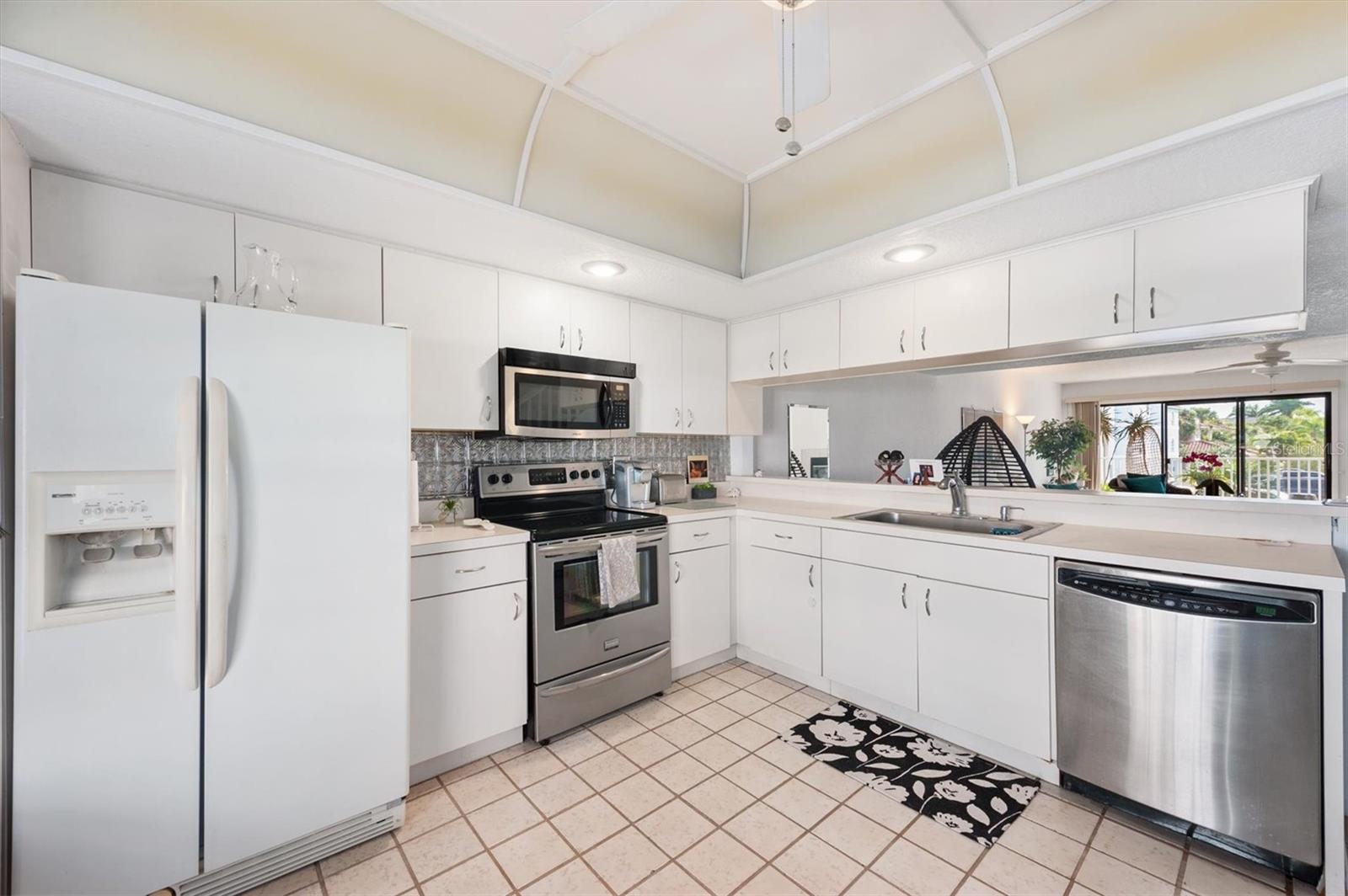 Image 10 of 45 For 745 Pinellas Bayway S 206