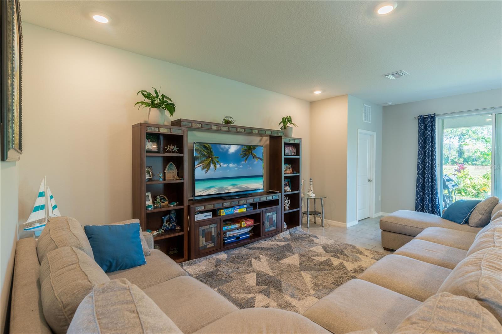 Image 14 of 41 For 2247 Midnight Pearl Drive