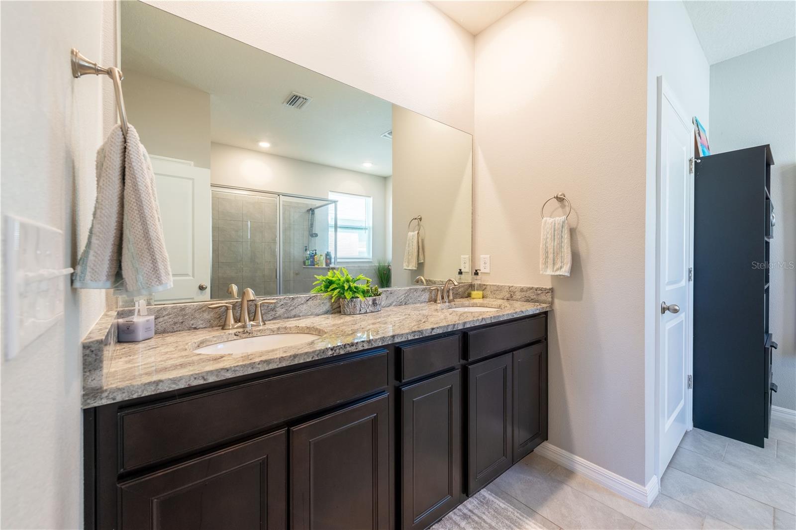 Image 19 of 41 For 2247 Midnight Pearl Drive