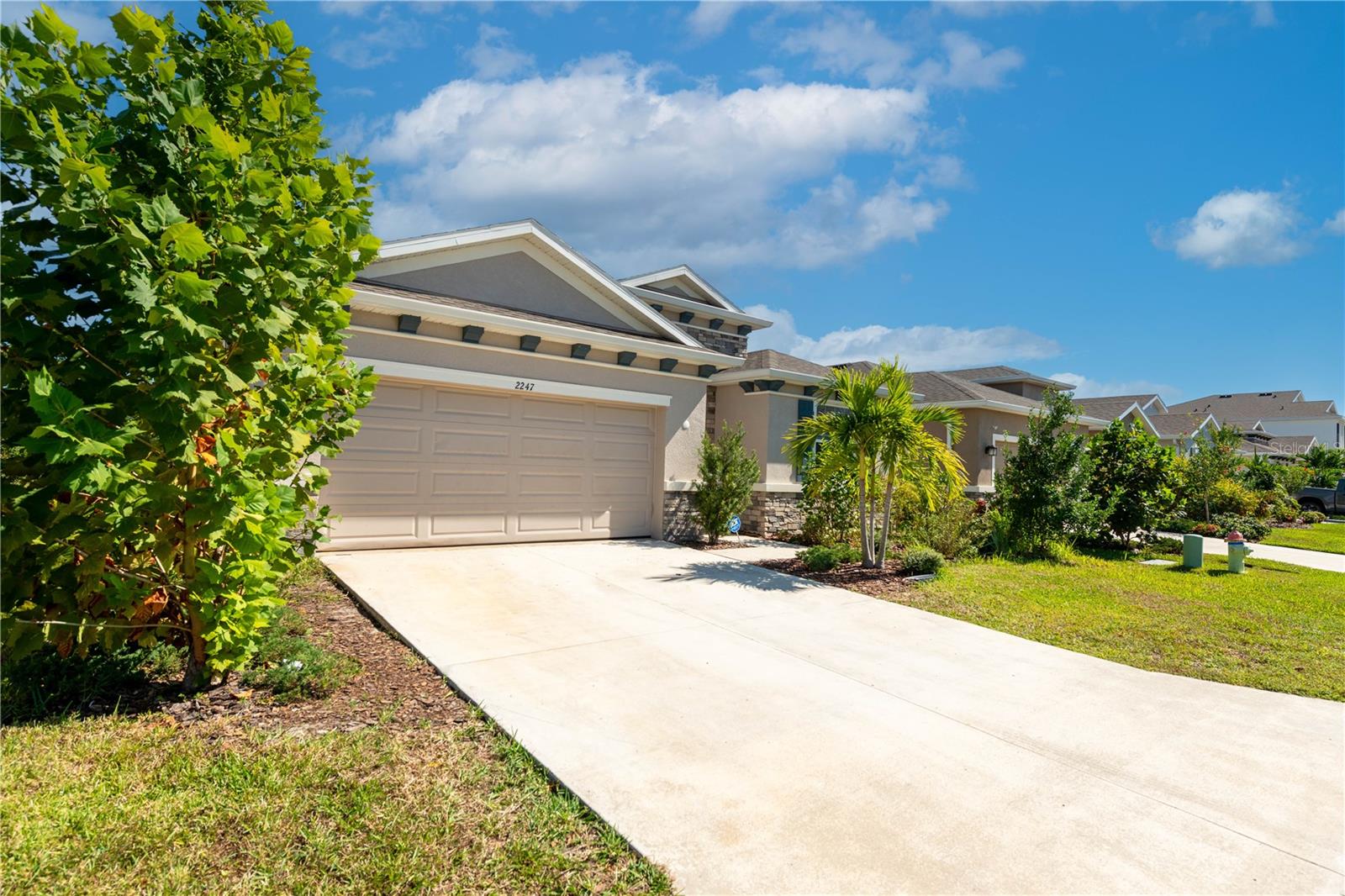Image 3 of 41 For 2247 Midnight Pearl Drive