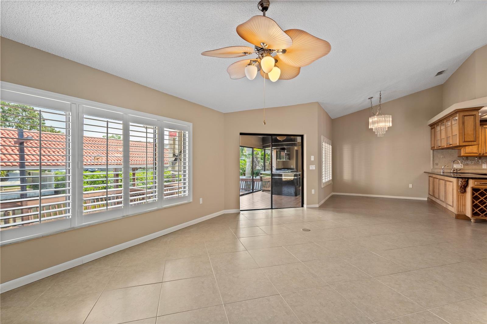Listing photo id 1 for 77 Gulfwinds Drive