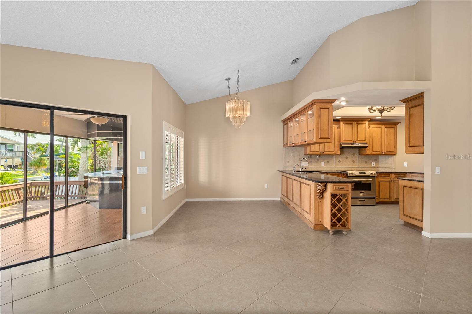 Listing photo id 2 for 77 Gulfwinds Drive