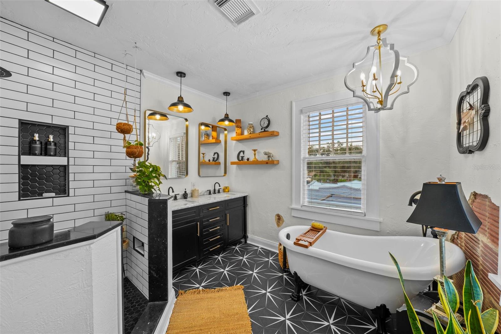 Image 17 of 100 For 6251 4th Avenue S