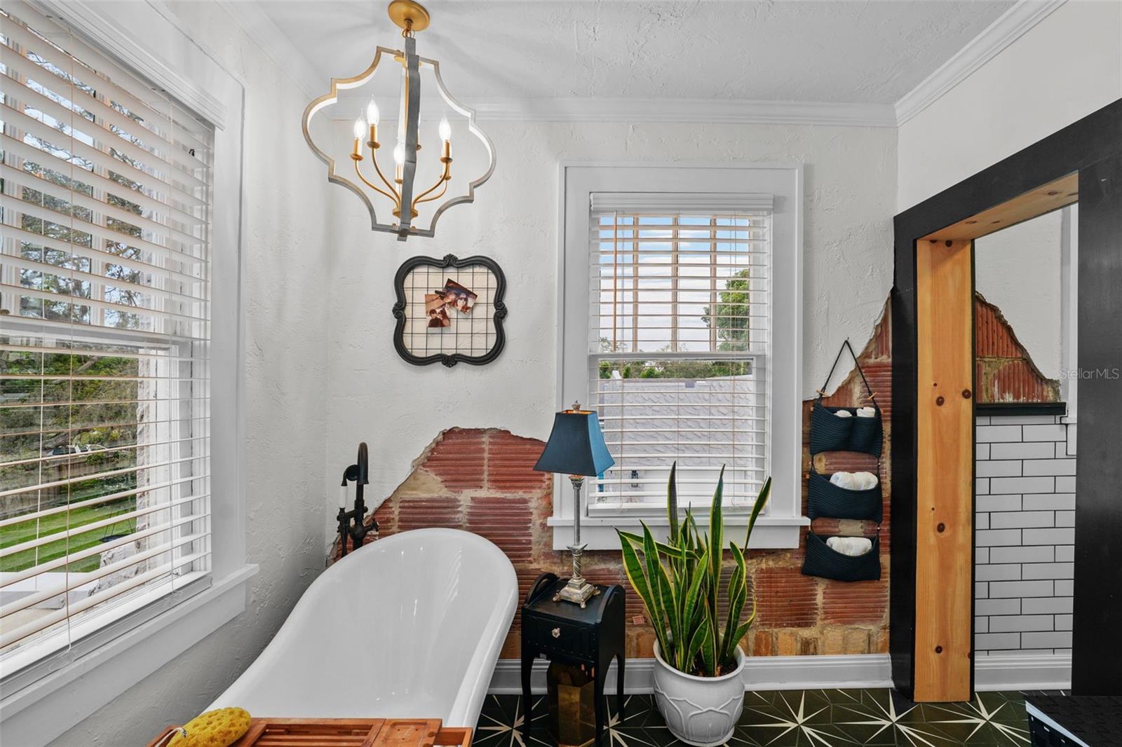 Image 18 of 100 For 6251 4th Avenue S