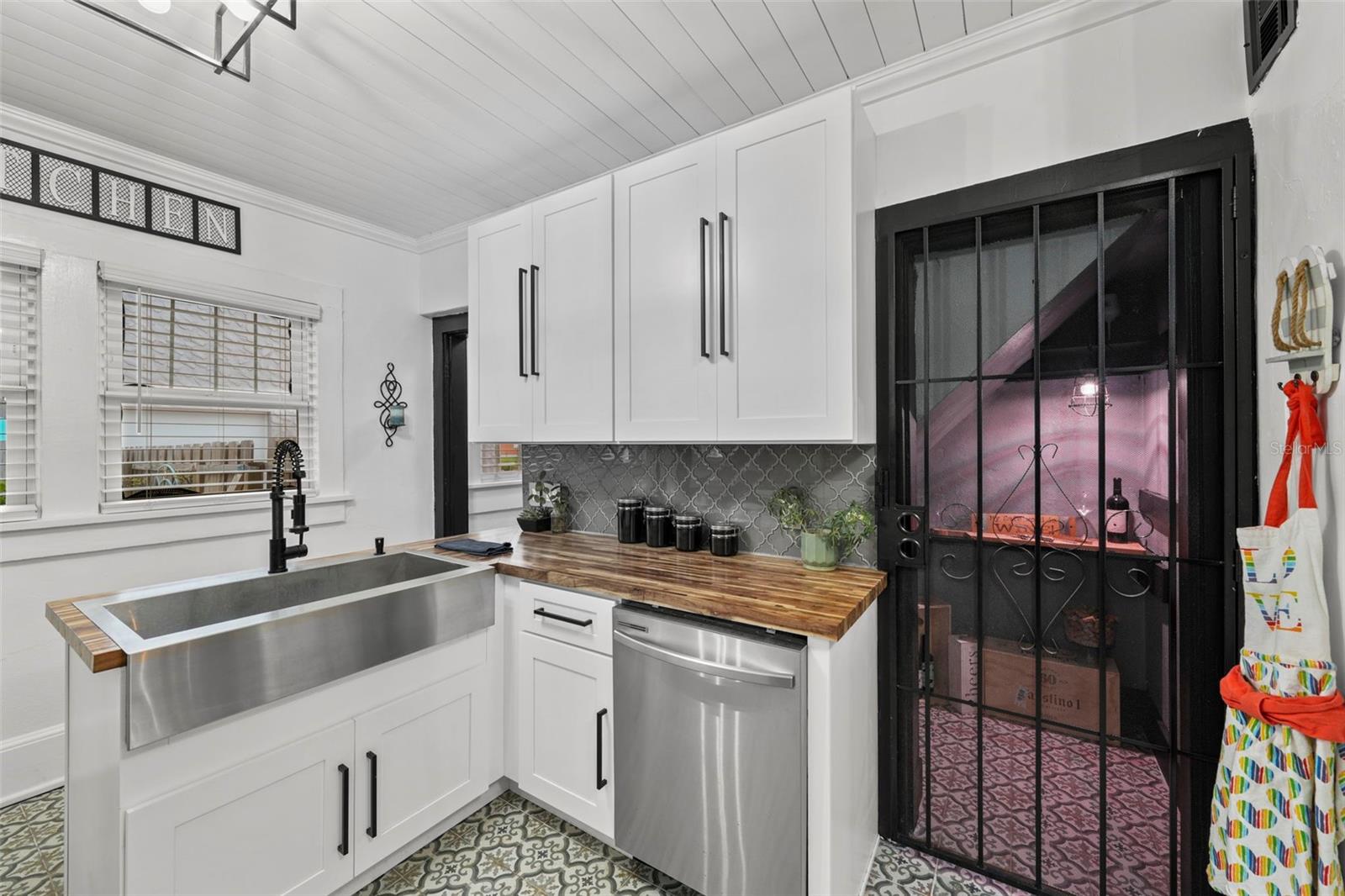 Image 33 of 100 For 6251 4th Avenue S