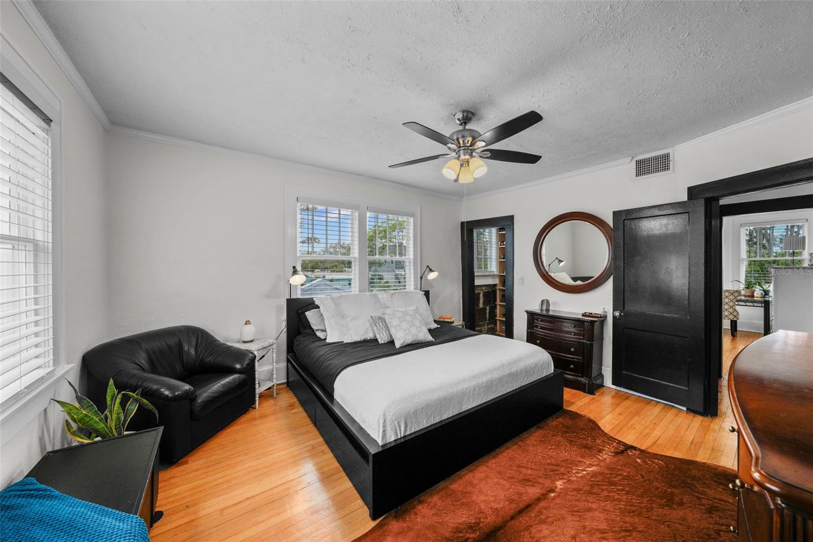 Image 41 of 100 For 6251 4th Avenue S